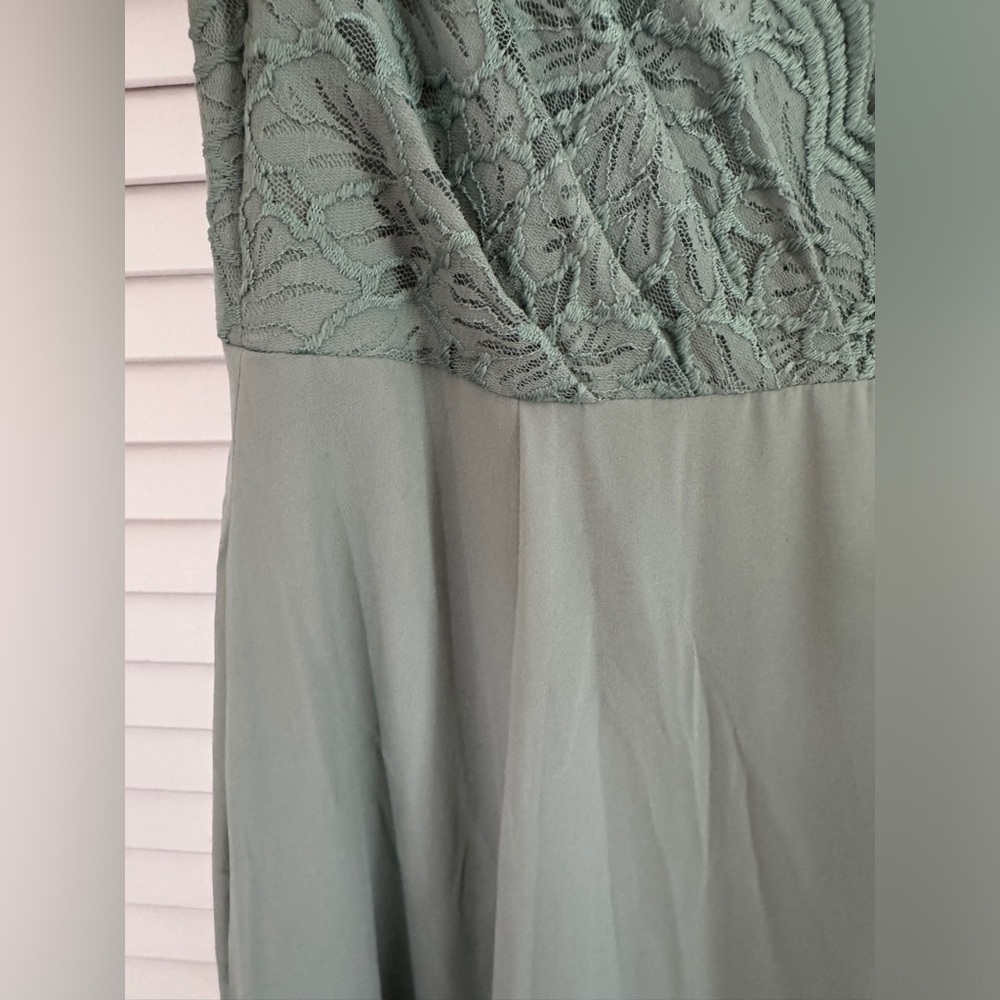 David’s bridal Bridesmaids dress size 4 Sage green - Picture 6 of 9